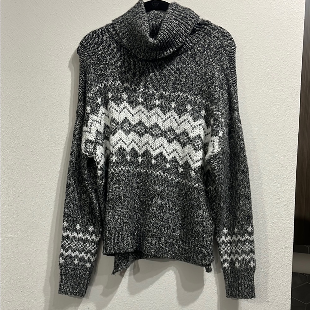 Garage Gray and White Turtleneck Sweater Nordic Style